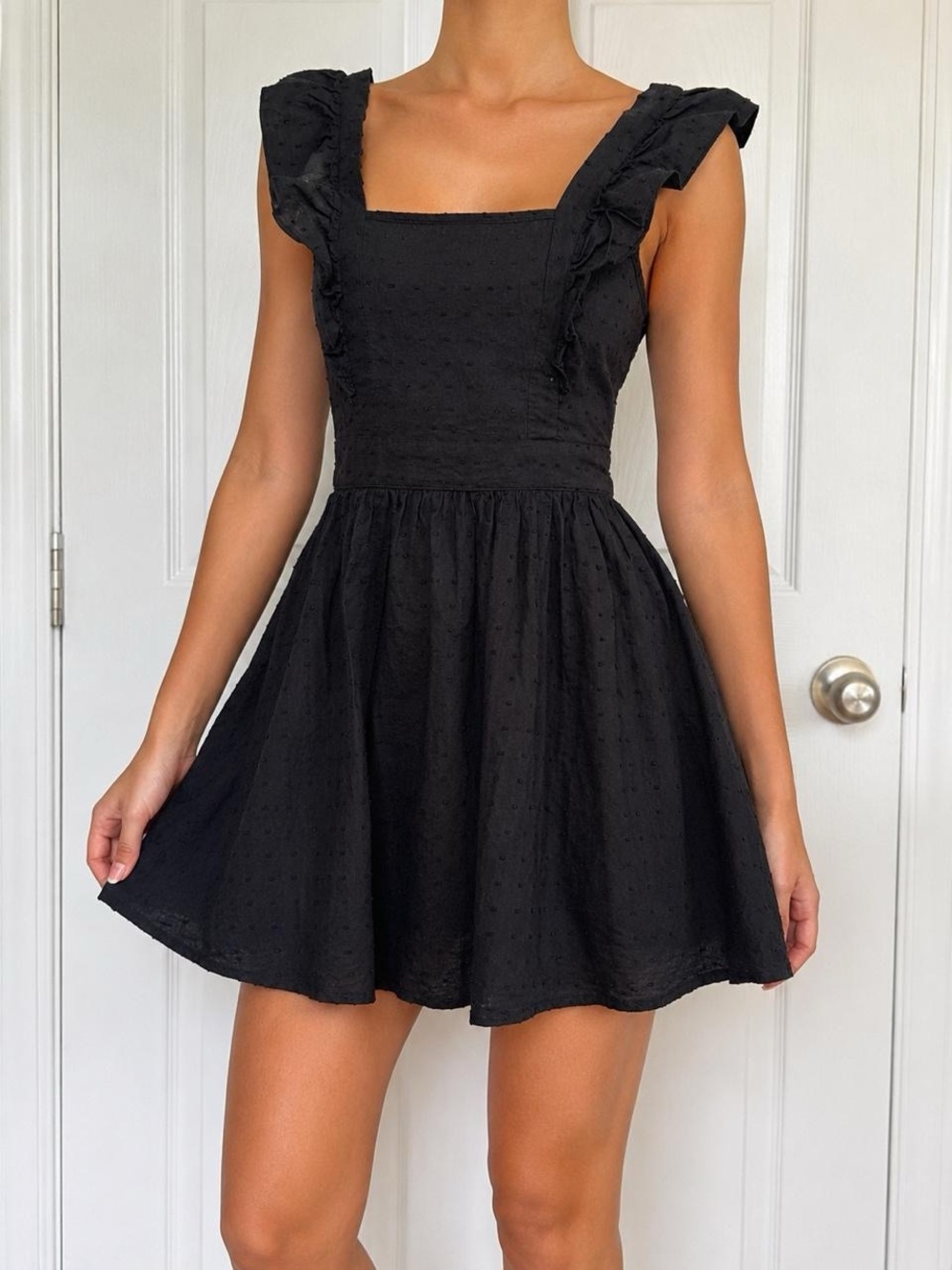 Black Ruffle Strap 🔥 Little Black Dress